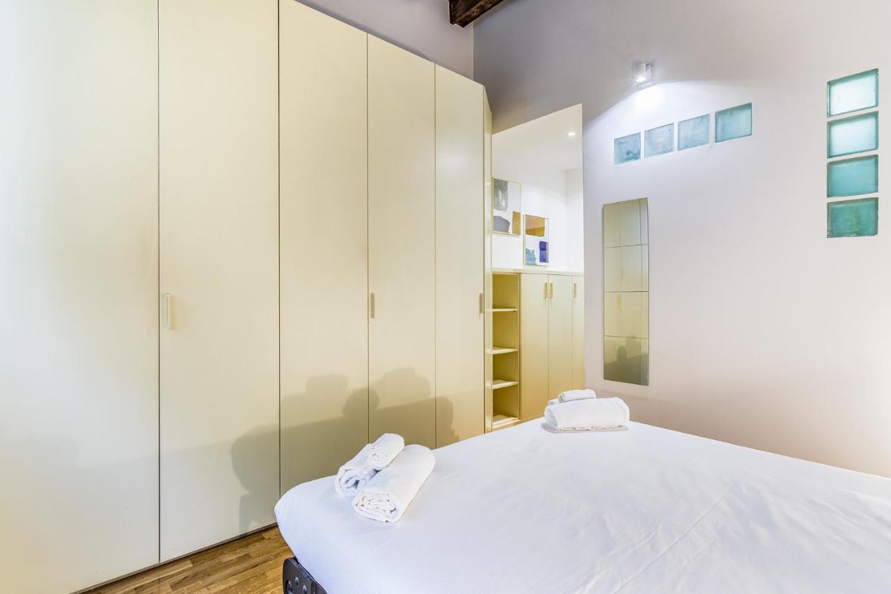 Ferrari Apartment Milan Bagian luar foto