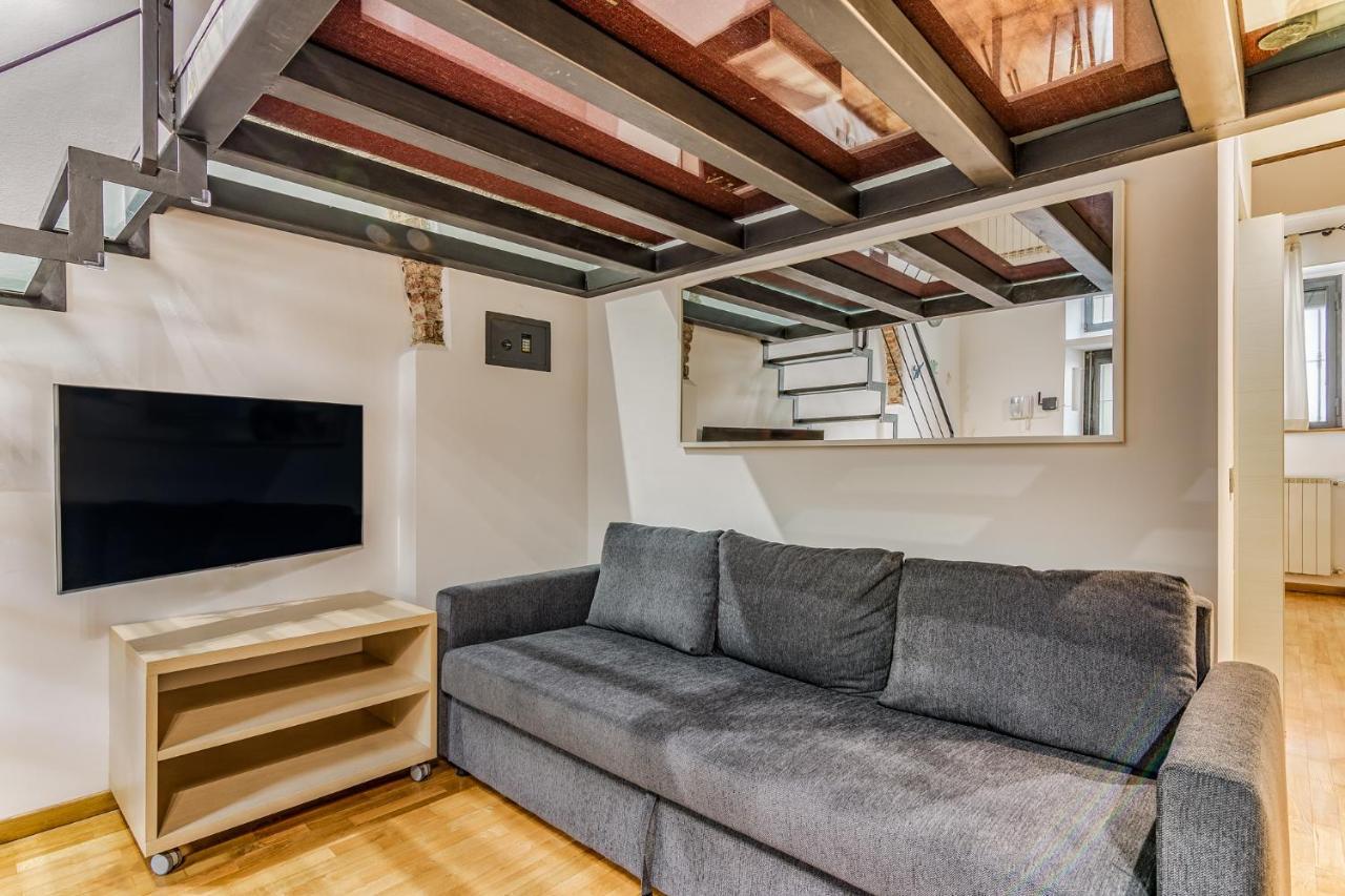 Ferrari Apartment Milan Bagian luar foto